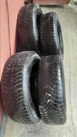 Продам зимову гуму 195/65R15