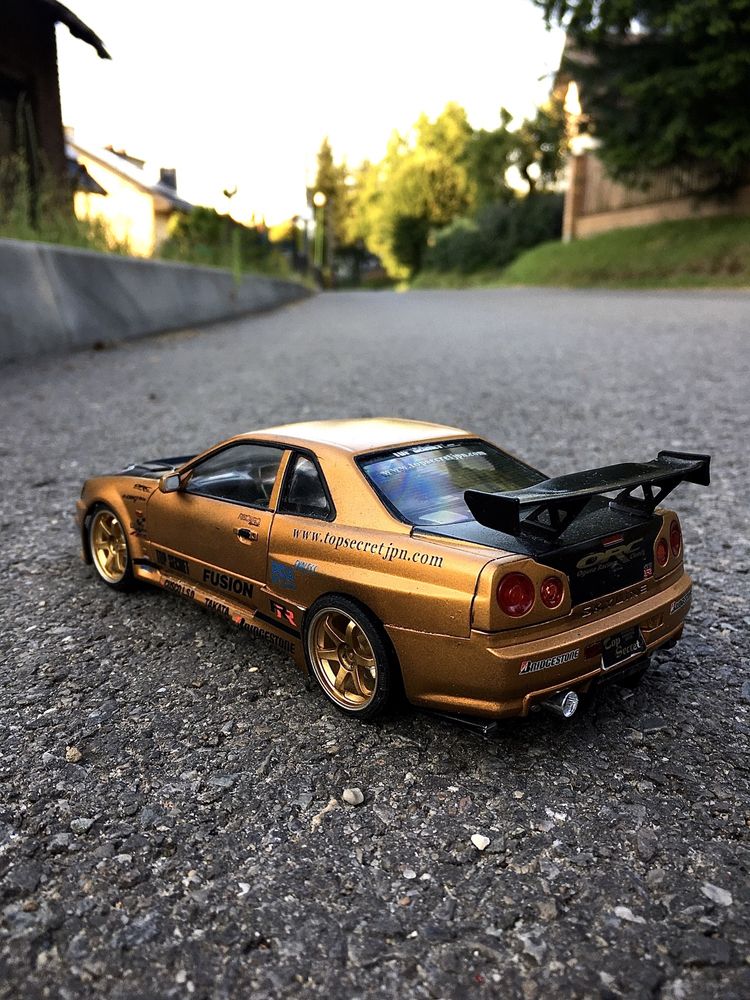 NISSAN SKYLINE GT-R R34 (TOP SECRET) 1/24-auta,model