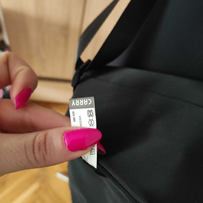 Czarna torba CARRY listonoszka sportowa