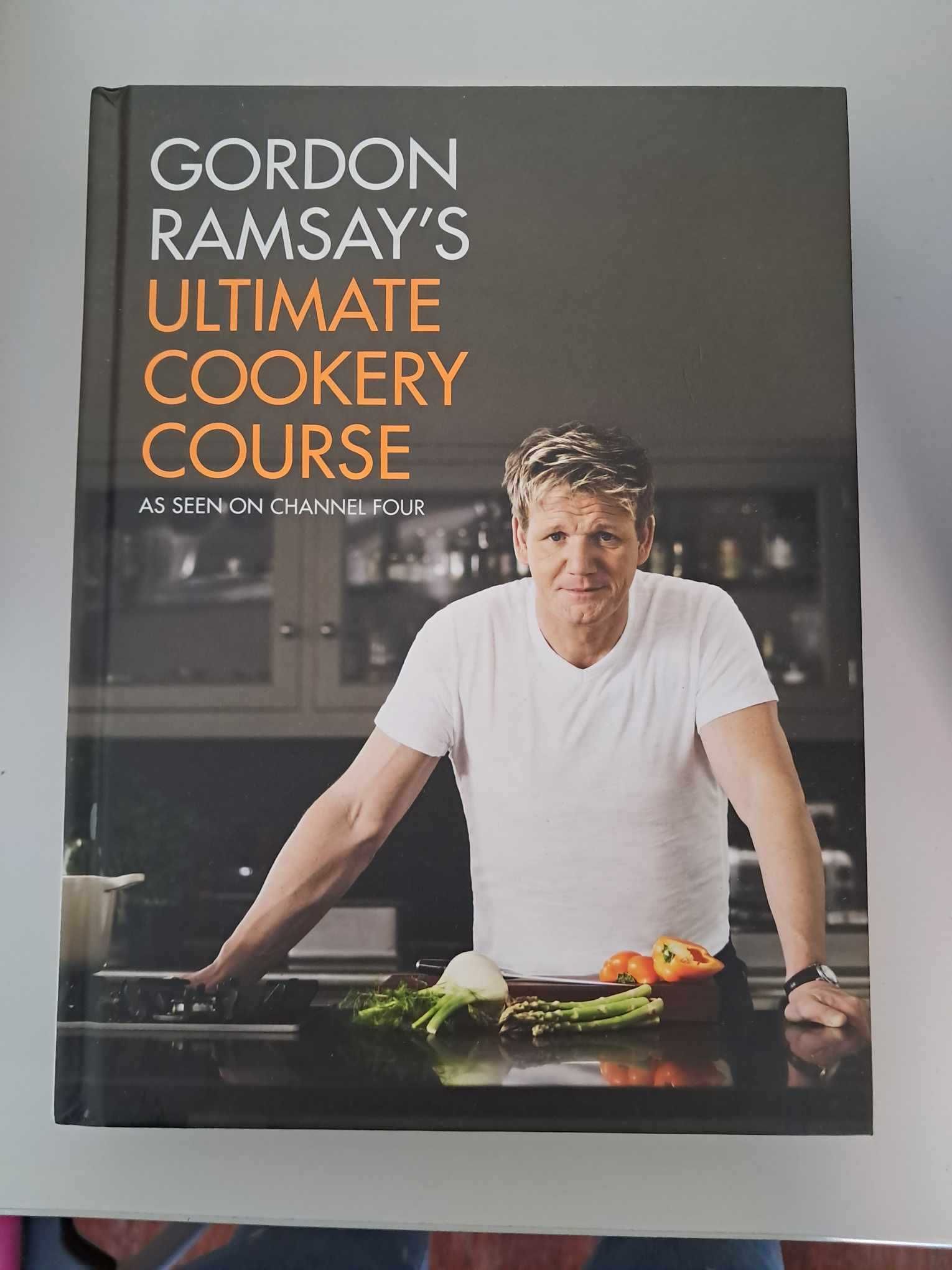 Gordon Ramsay´s - ULTIMATE COOKERY COURSE - Livro de culinária