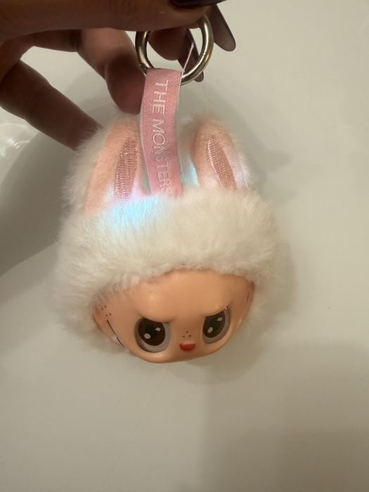 Brelok jak labubu lafufu piosenka świeci