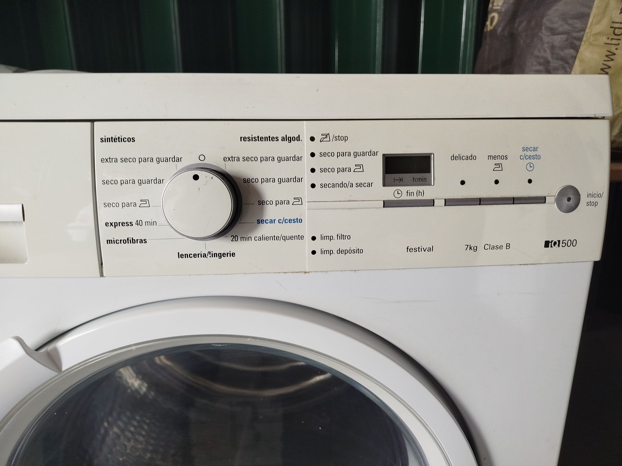 Máquina de secar roupa