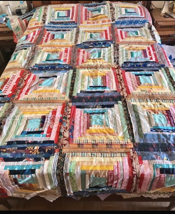 Colcha patchwork feita a mão 200 x 215cm NOVA