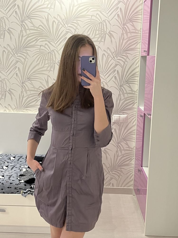 платье серого цвета