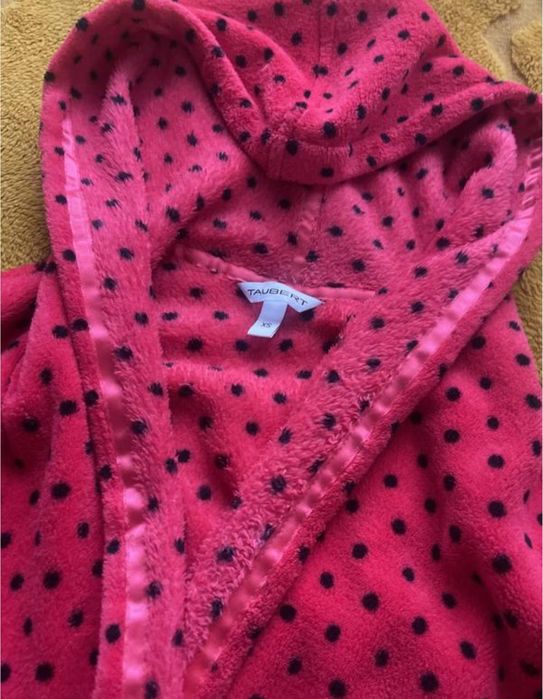 Жіночий халат червоного кольору