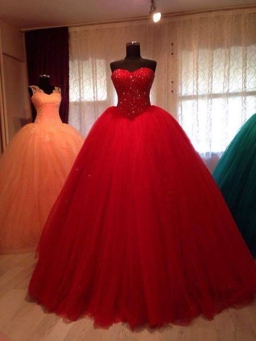 Вечернее платье