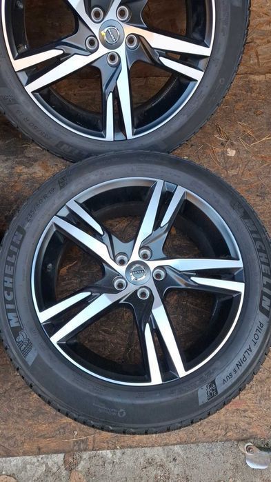 Felgi aluminiowe ! Volvo ! XC 40 XC 60 ! 19 CALI BDB STAN MONTAŻ!