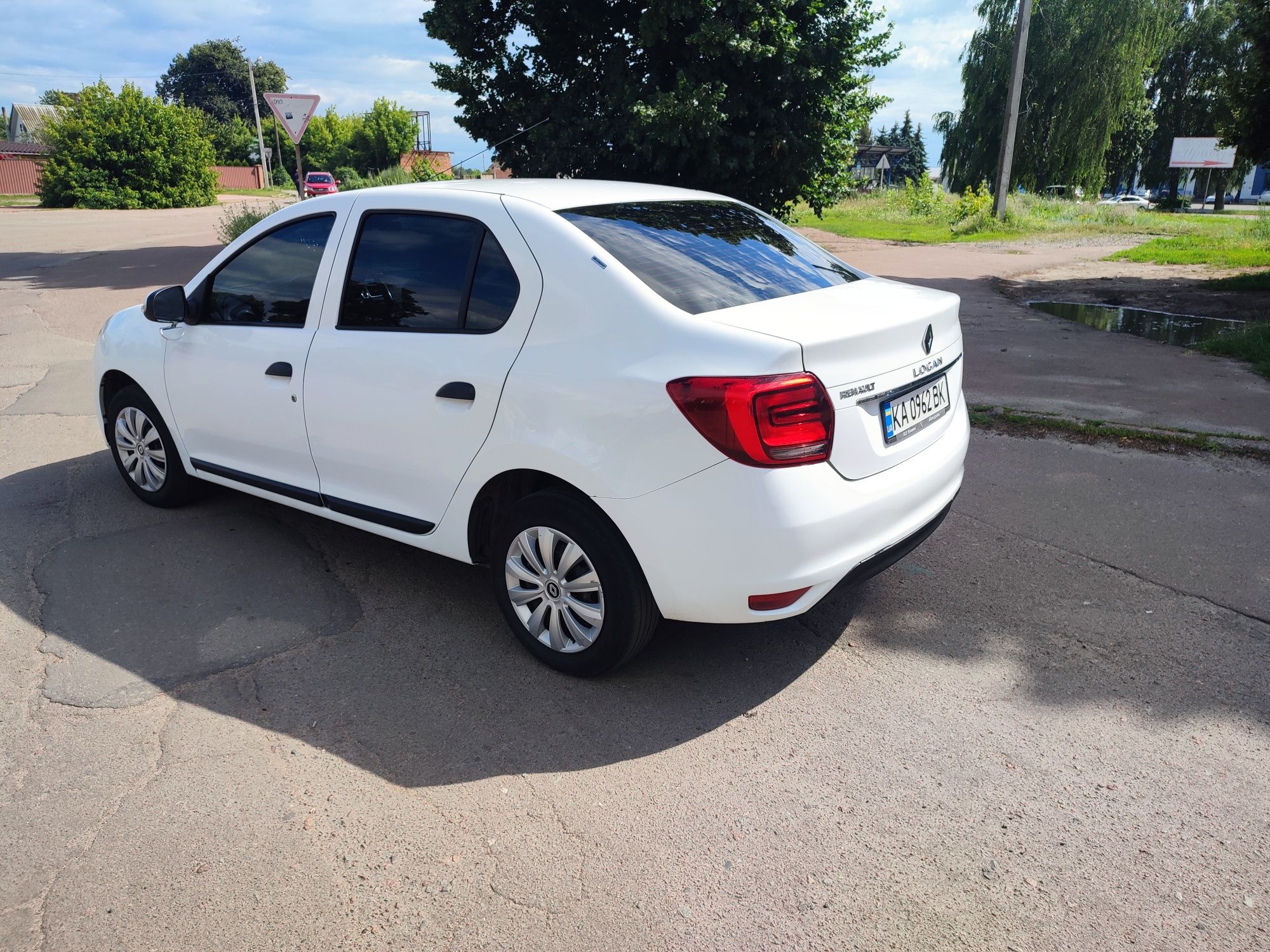 Продам Renault Logan 2019