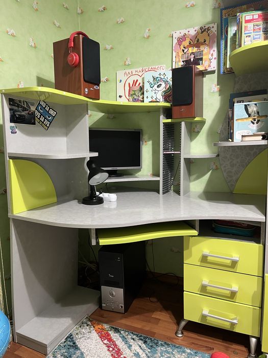 Продаються меблі в дитячу кімнату.