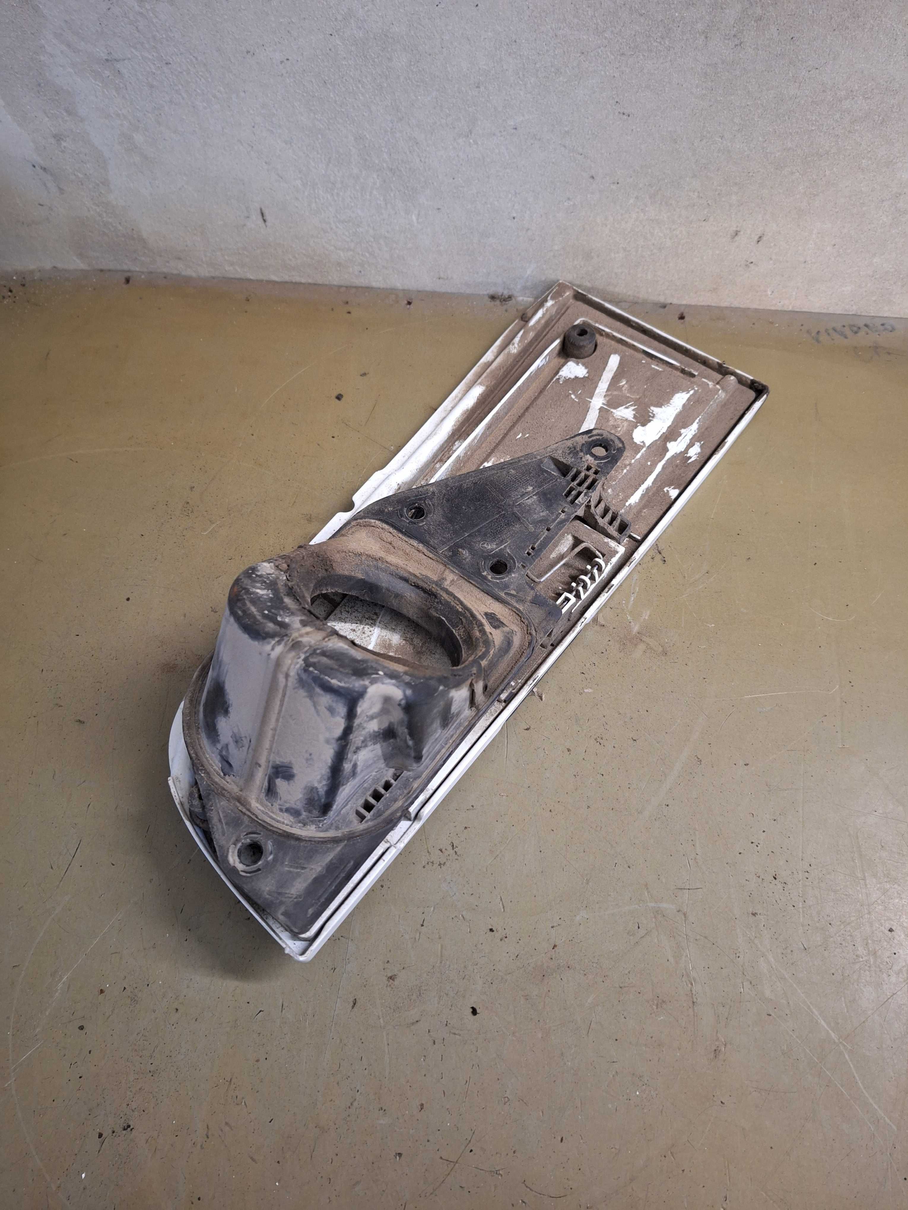 klapka wlewu paliwa mercedes vito 639