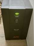 UPS APC 950 VA - 4 Ligações tipo Schuko