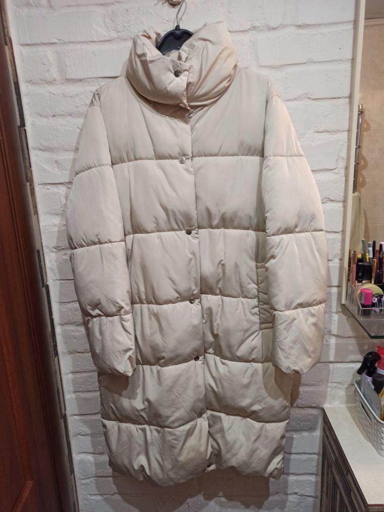 Зимове пальто в розмірі L