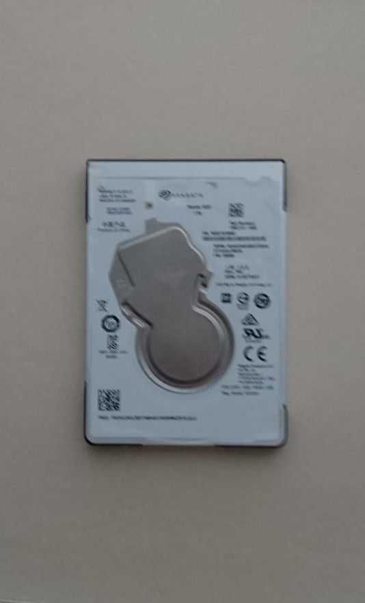Dyski 2.5" do laptopa 3 sztuki - uszkodzone  1 TB, 250 GB, 80 GB