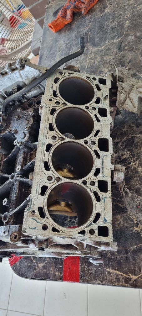 Продам блок двигуна Ауді Q7 4.2L.