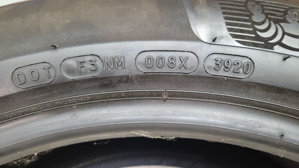 Ładne opony zimowe 235/50R19 Michelin op.373