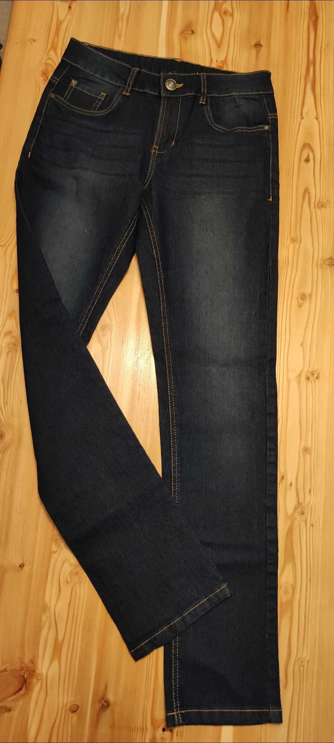 Spodnie damskie jeansy nowe