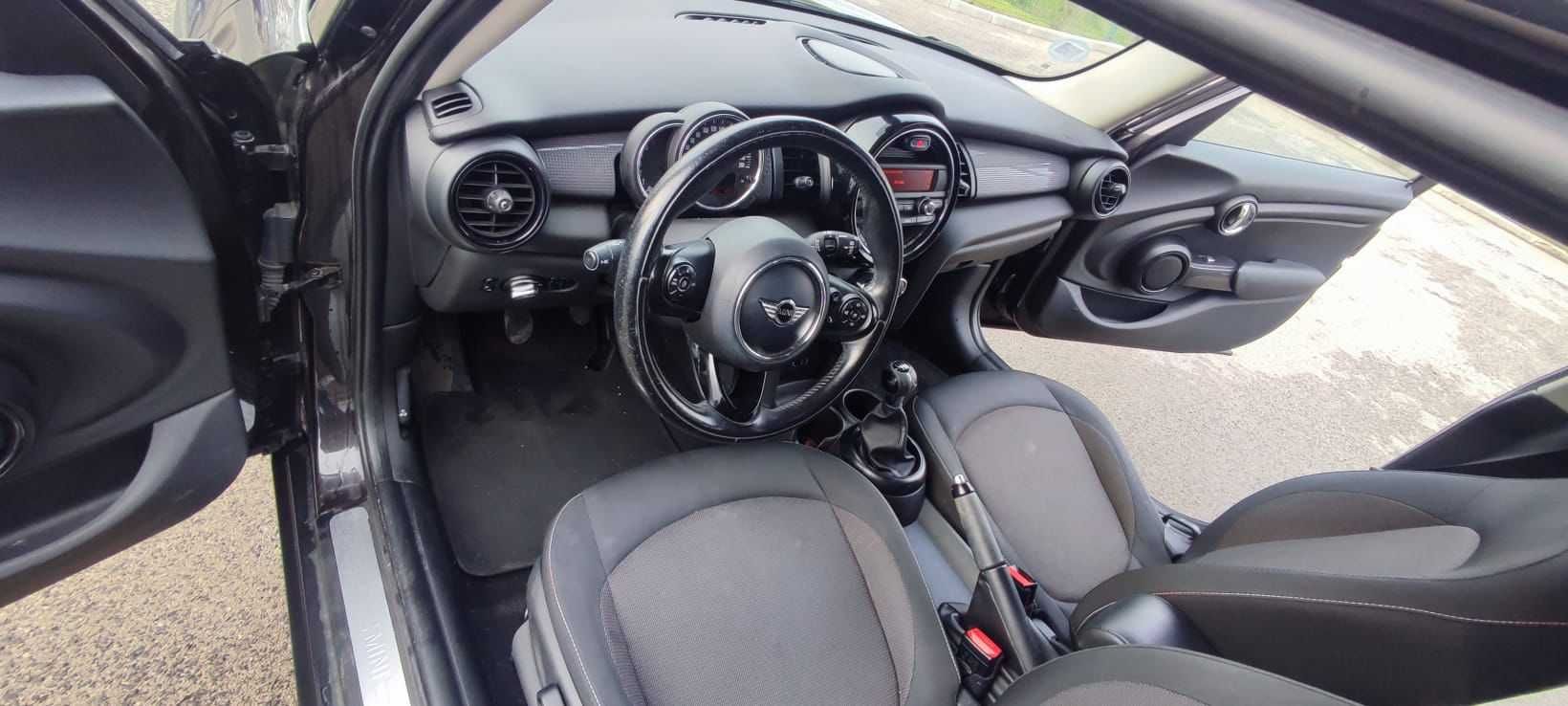 MINI Cooper D 1.5 Diesel – 5 Portas, Premium, Económico