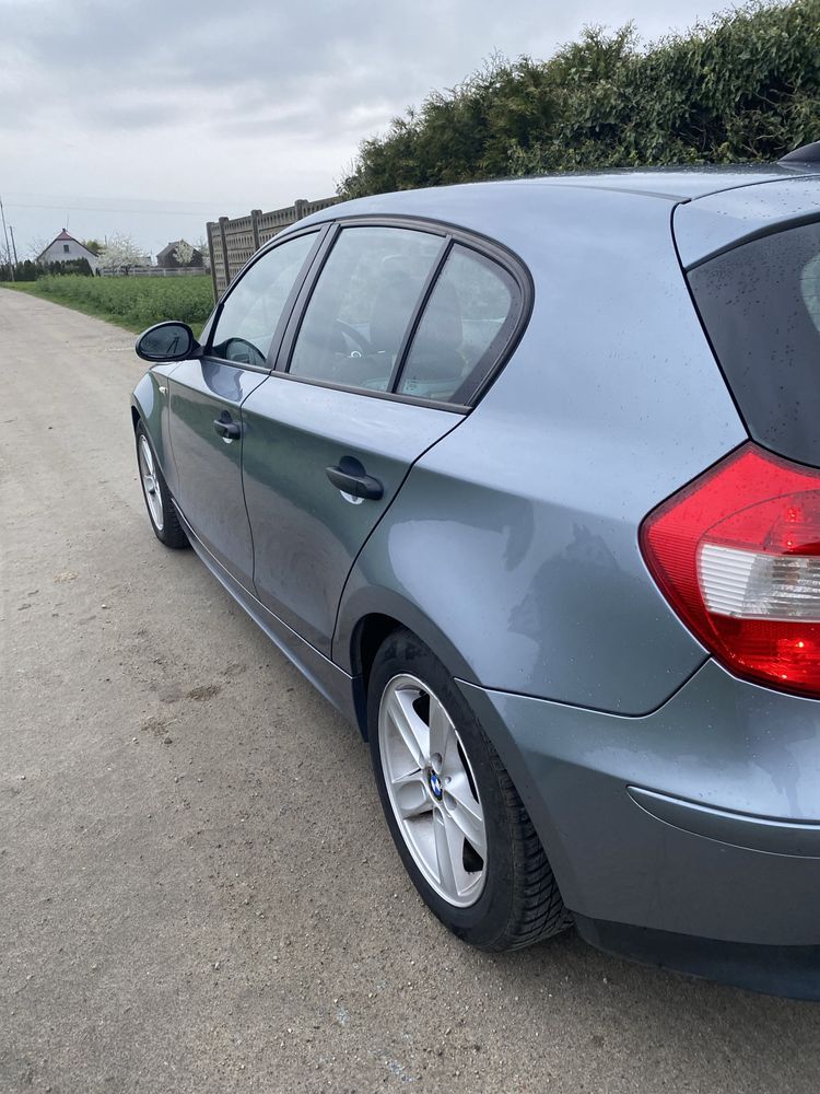 BMW seria 1 E87 2004 benzyna