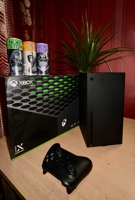 Стаціонарна ігрова приставка Microsoft Xbox Series X 1TB