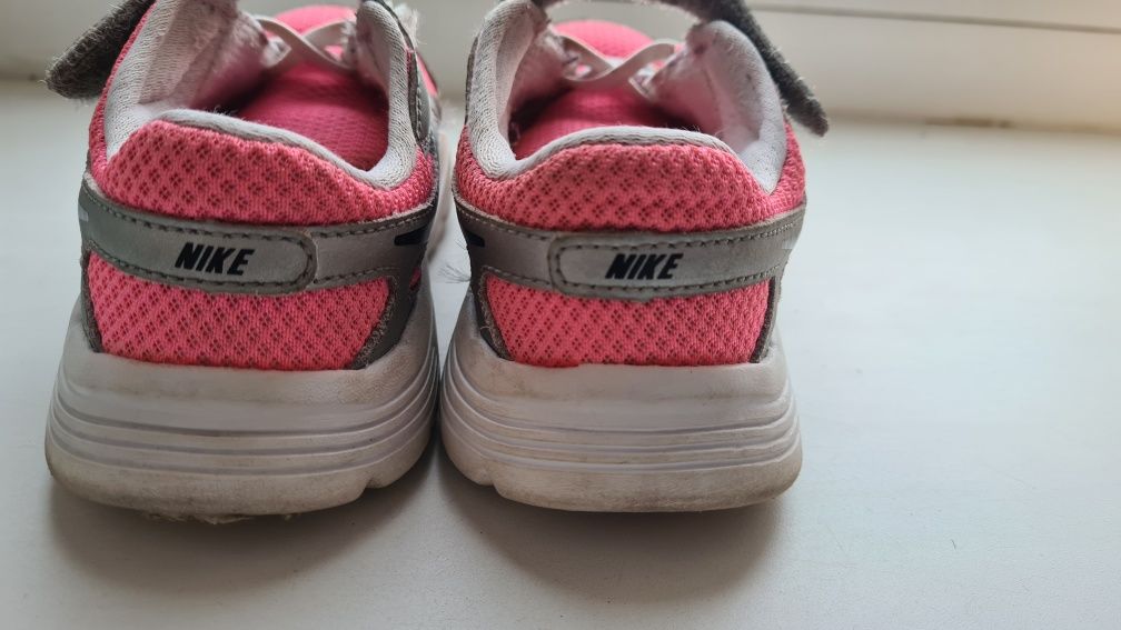 Кроссовки,кросівки дівчинка Nike 27,16- 16,5см