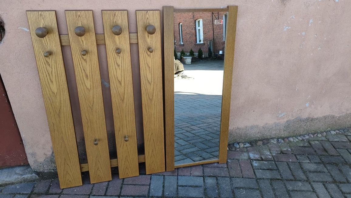 Wieszak ścienny z lustrem