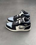 Кросівки Air Jordan 1 Mid SE 'Satin Smoke Grey'