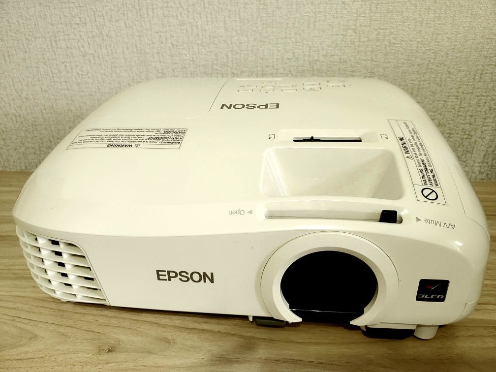 Epson EH-TW5210  FULL HD  3D проектор для домашнего кинотеатра