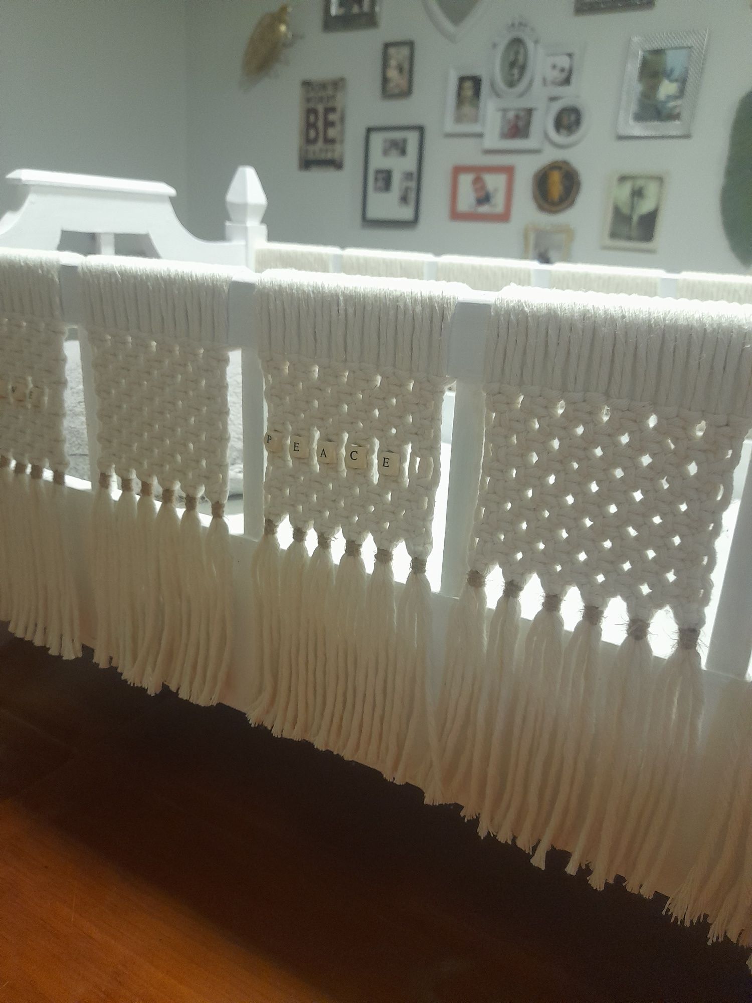 Berço baloiço com macramé