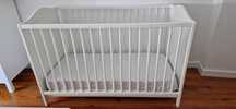 Berço SMÅGÖRA Branco com Colchão Lupi Soft - Como Novo!