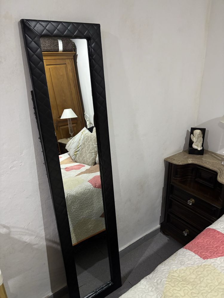 Espelho preto, acolchoado