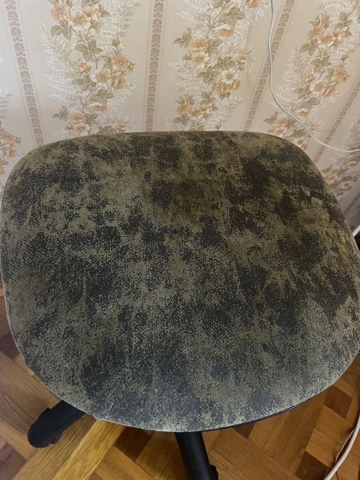 Стул табуретка на колесиках