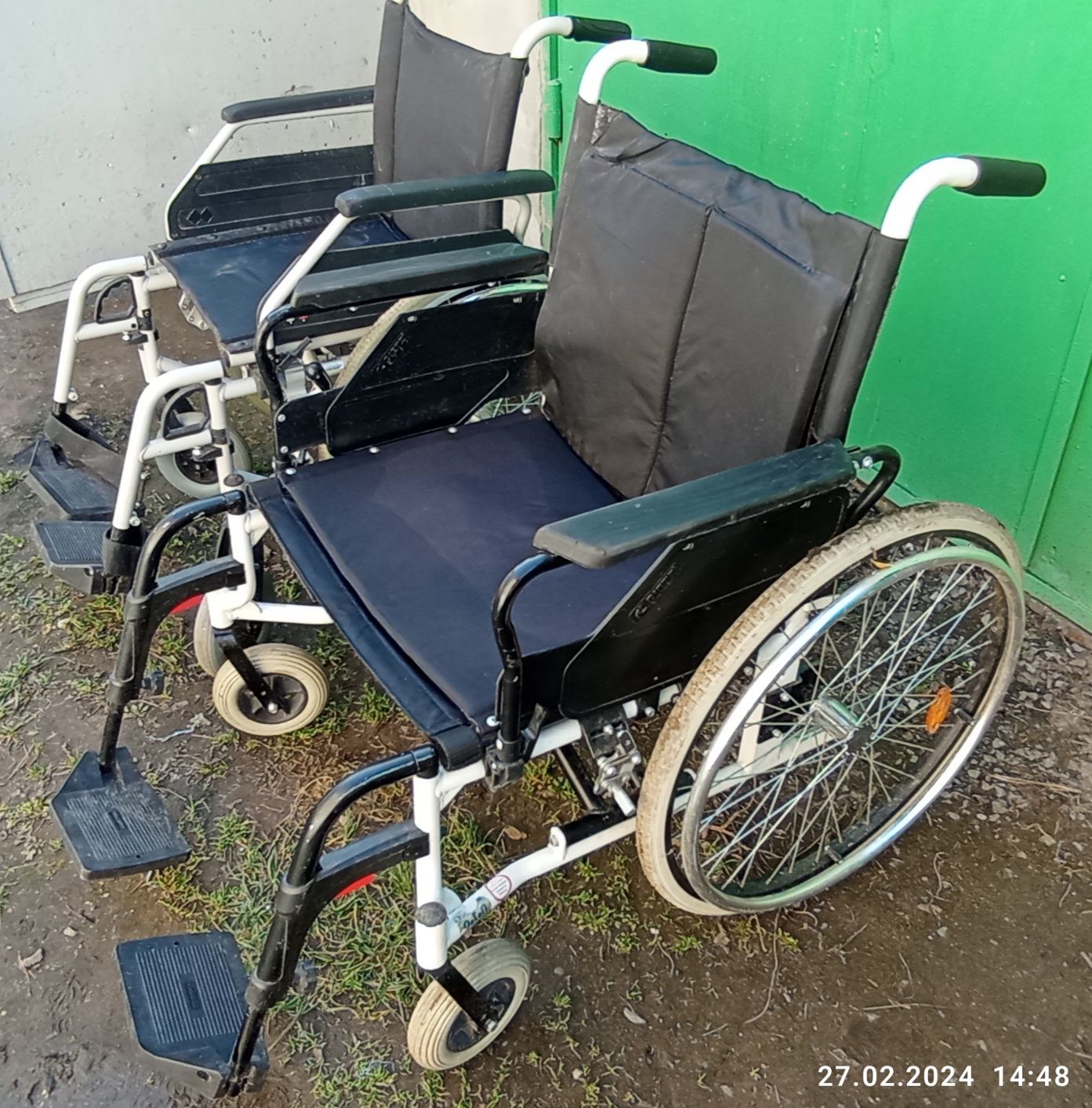 інвалідні візки.