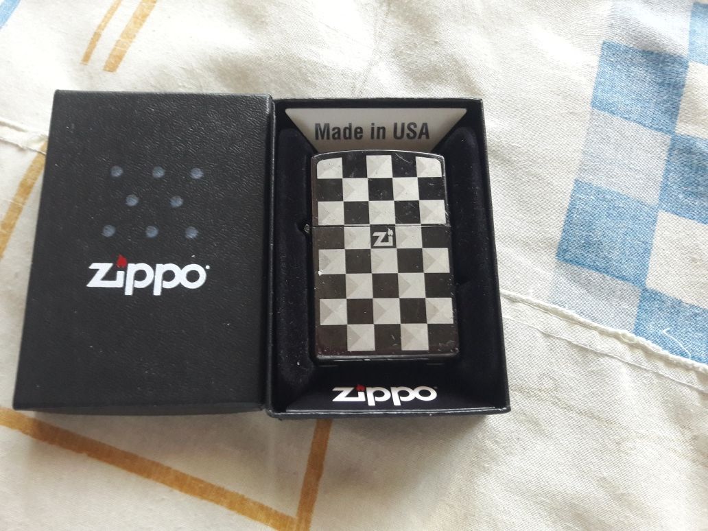 Зажигалка Zippo на подарок