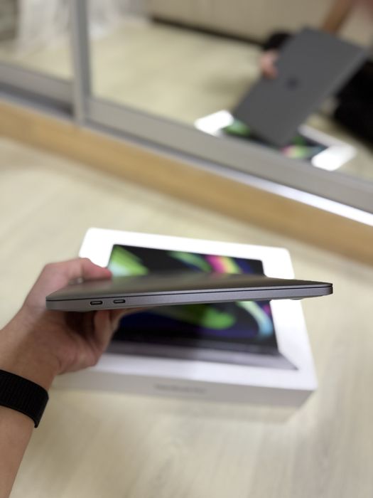 Macbook pro m1 2020 8 256 гарний стан