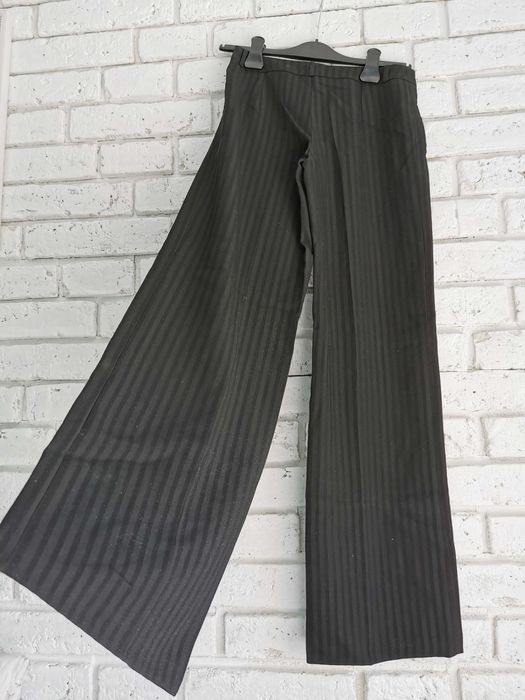 Szerokie spodnie marki SOBORA