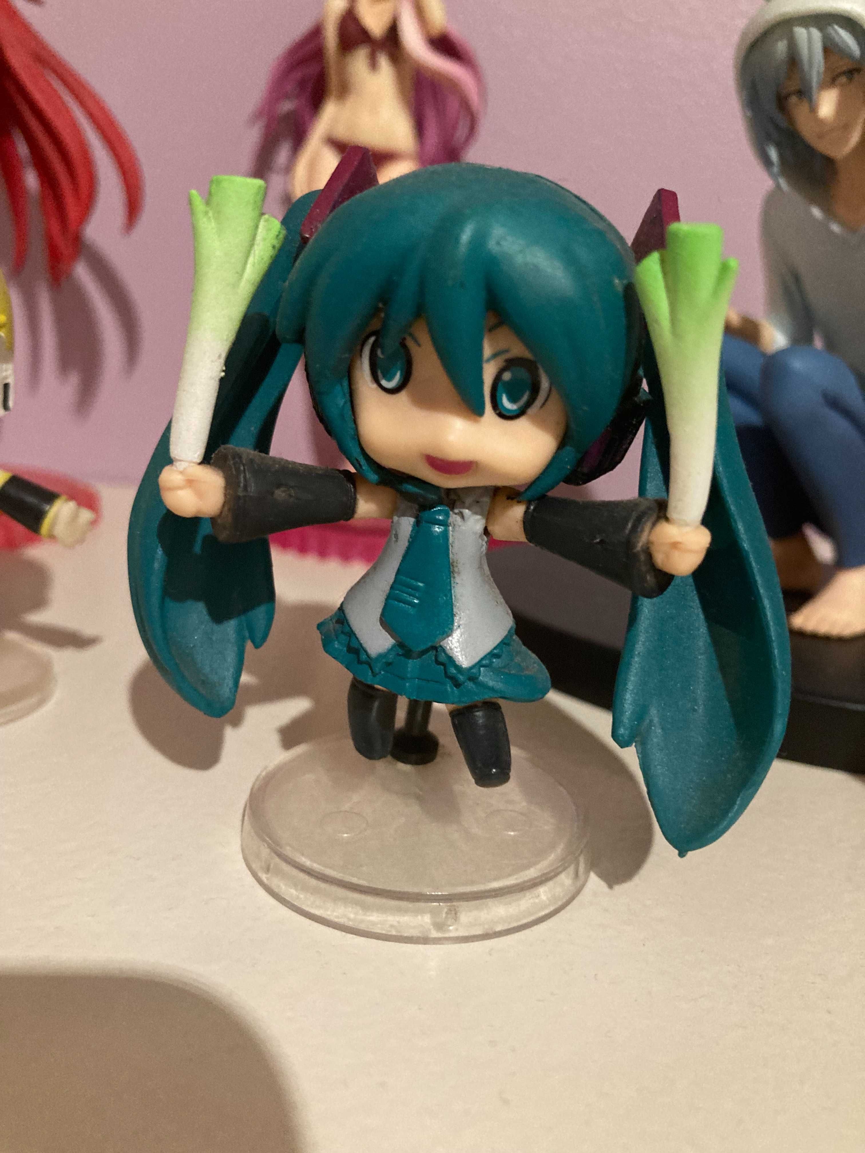 vendo chibi pequeno da hatsune miku  nao é oficial