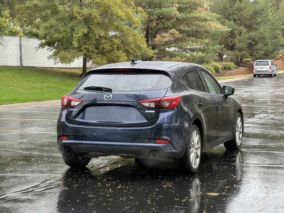 Mazda 3 Grand Touring      2017