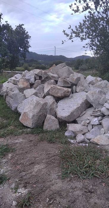 Pedra partida e aparelhada