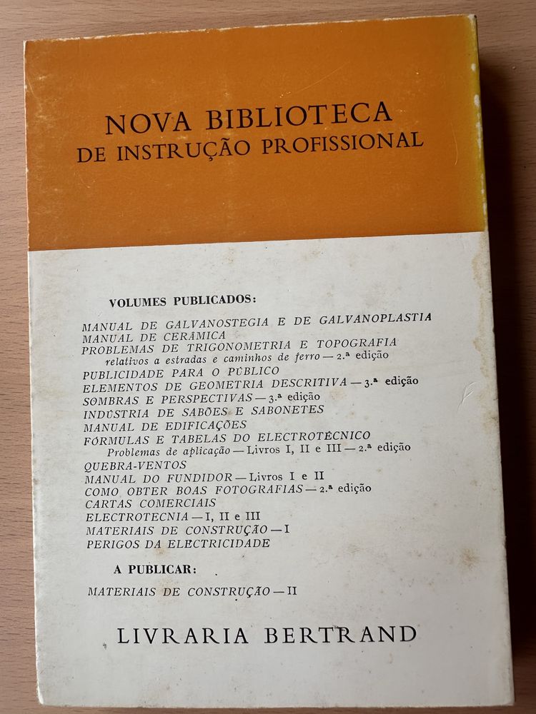 Livro “Elementos de Geometria Descritiva”