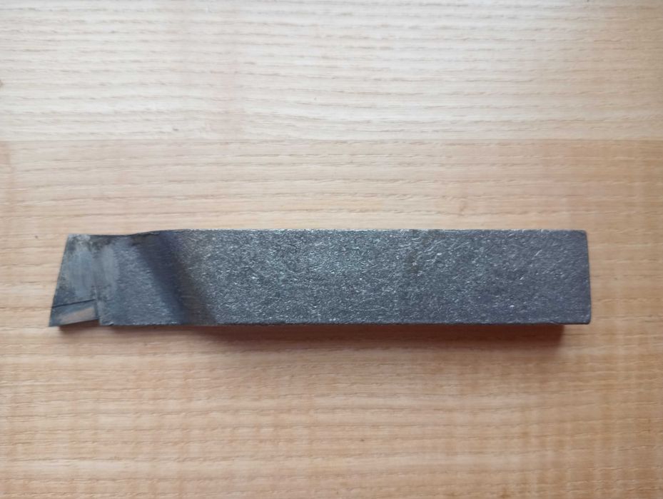 Різець токарний відрізний Т15К6