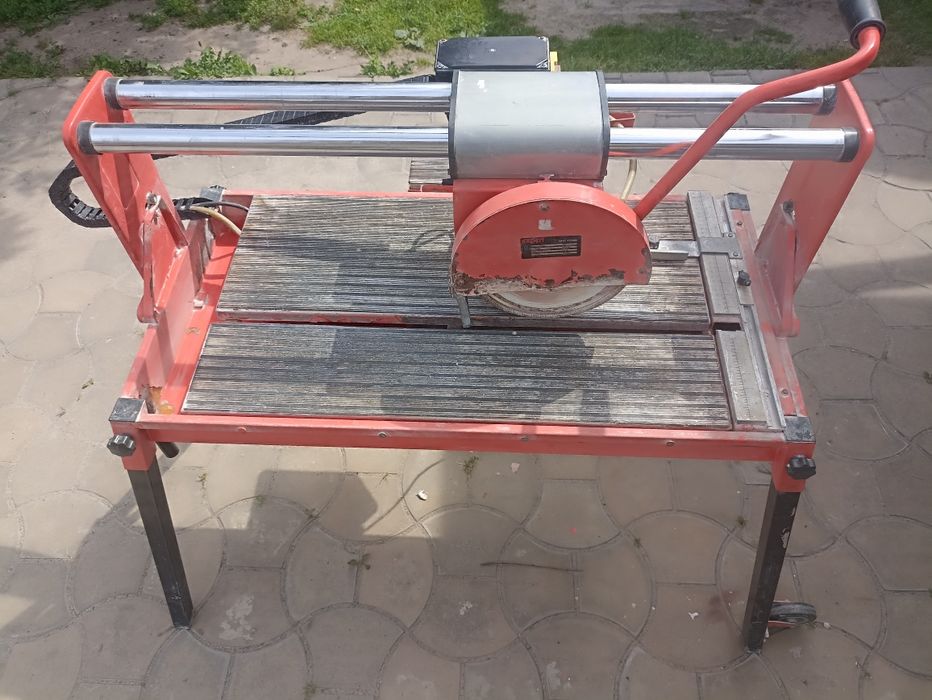 Плиткоріз електричний