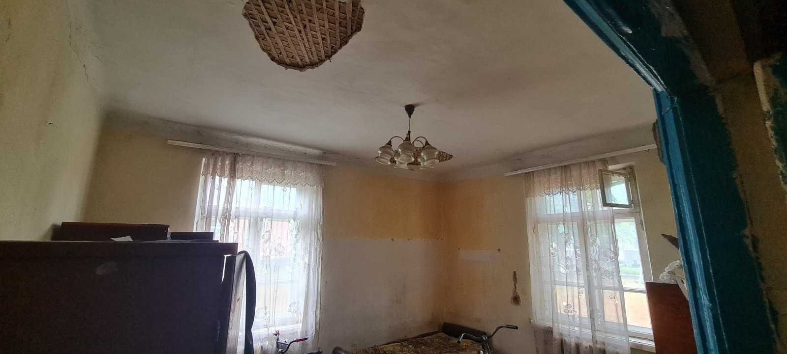 Продаж  великої  кімнати