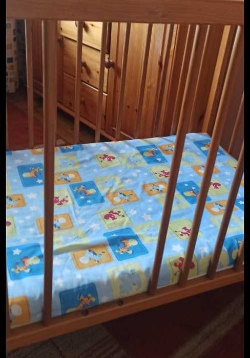 Sprzedam drewniane łóżeczko niemowlęce firmy Drewex