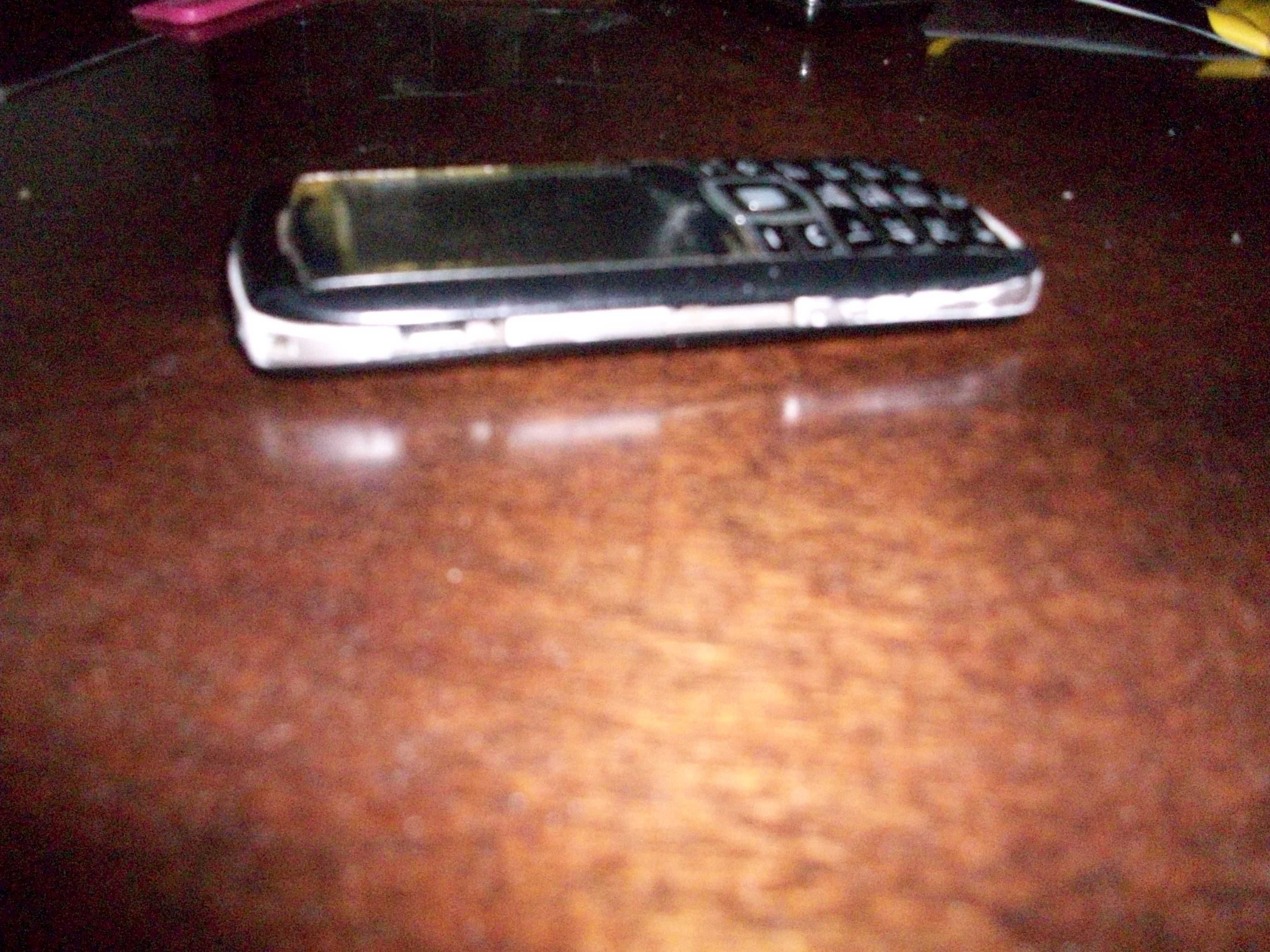 мобильный телефон LG GX 300