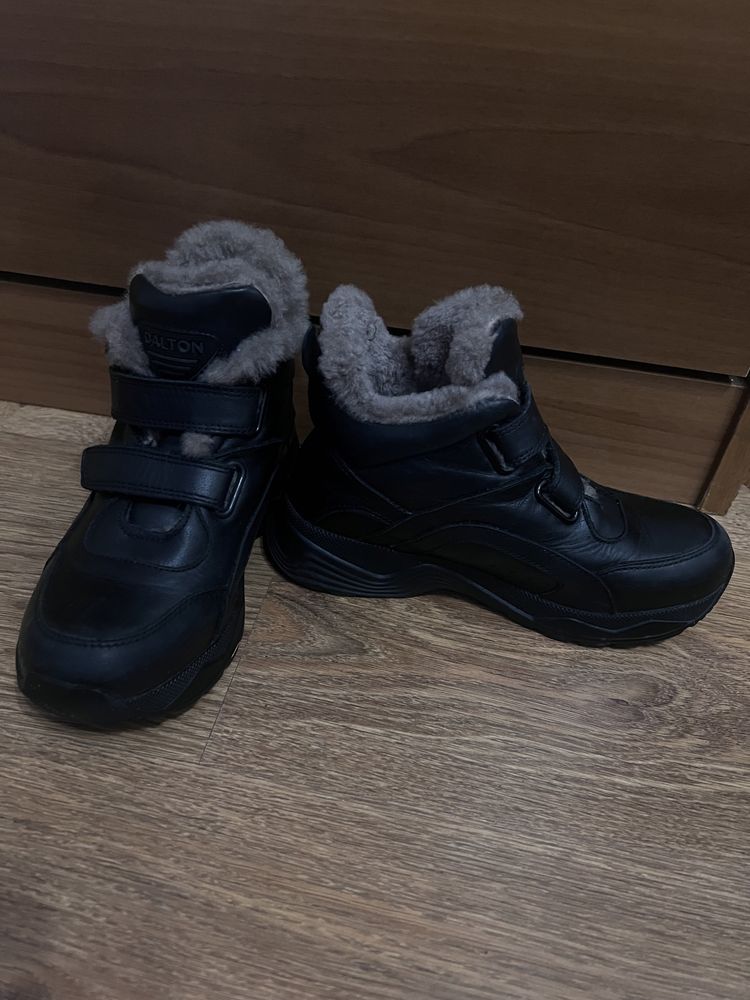 Зимове взуття на хлопчика 32 розмір
