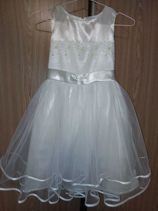 Святкова сукня для дівчинки