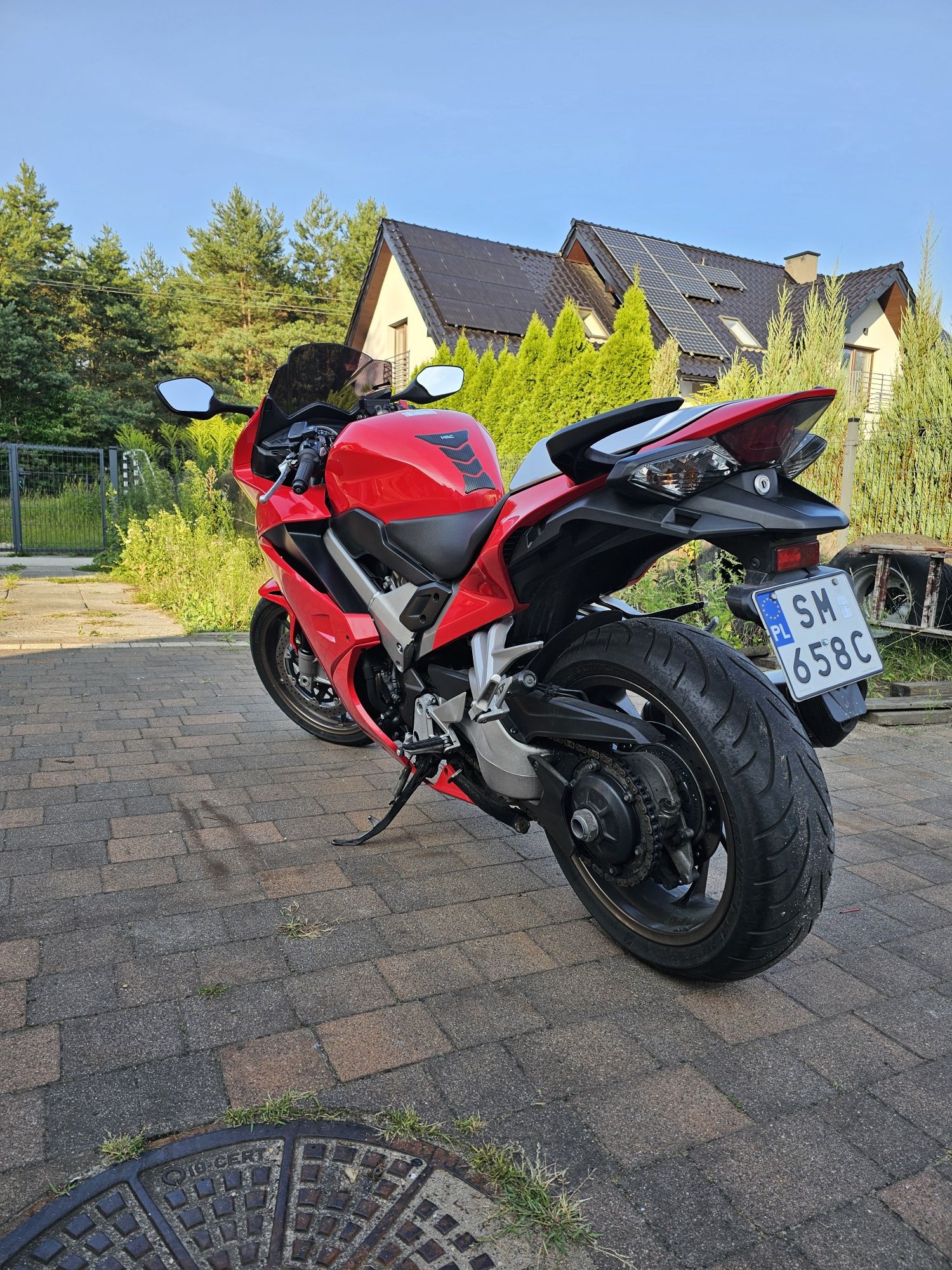 Honda fvr 800f .