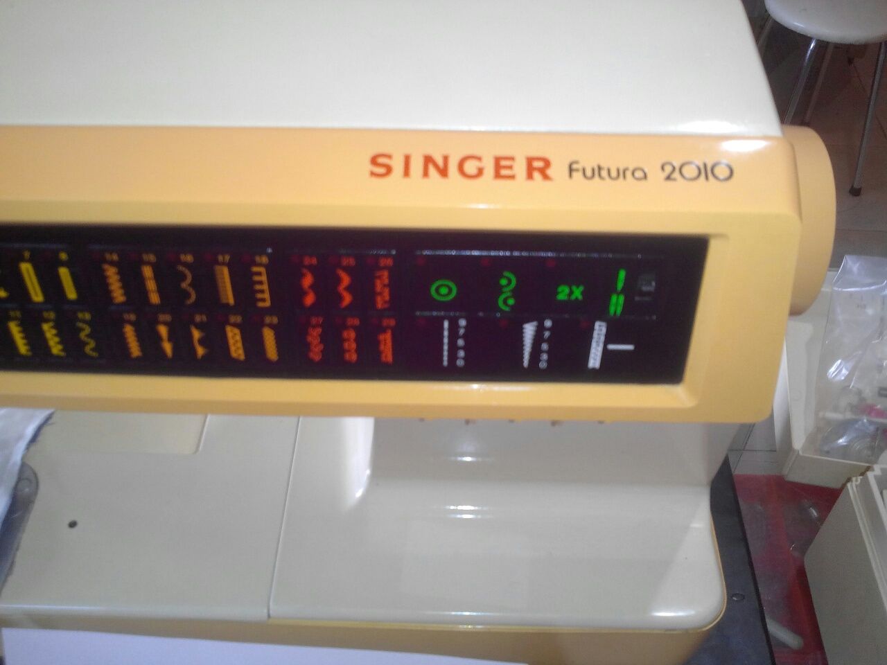 Maquina de costura foi topo de gama das máquinas costura da Singer