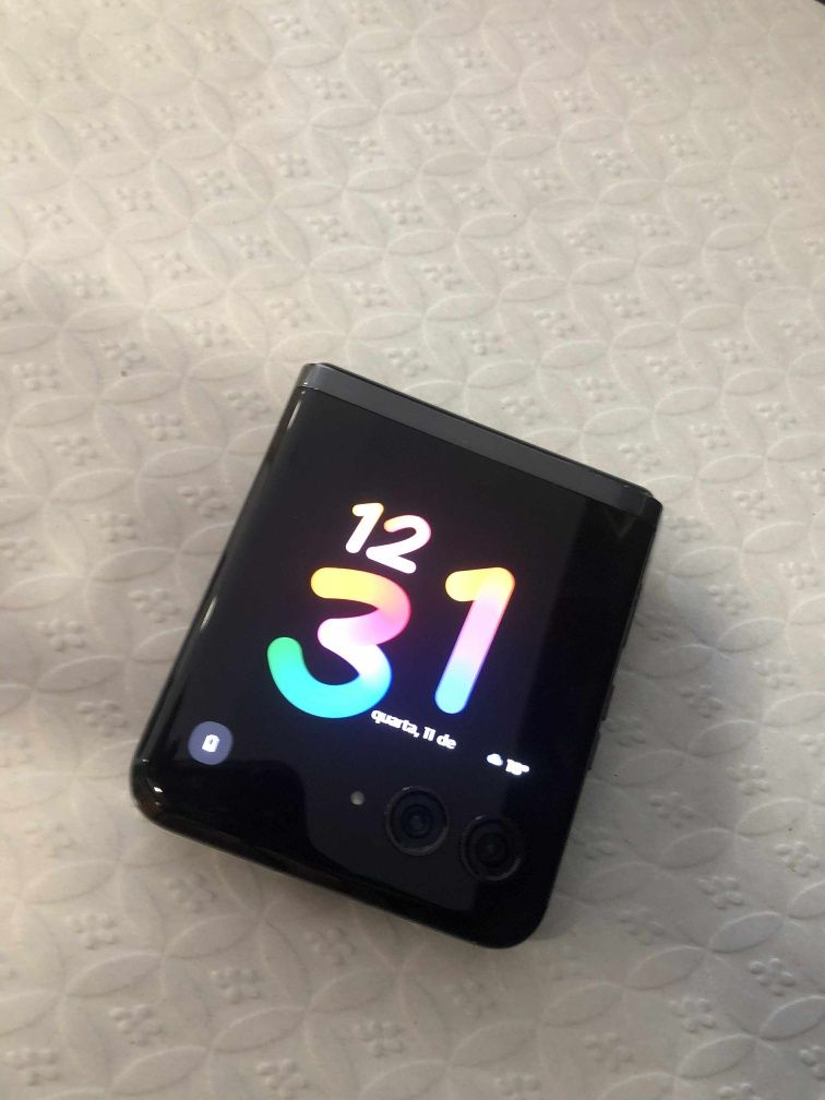 Troco Motorola razr 40 ultra 5G 256Gbs