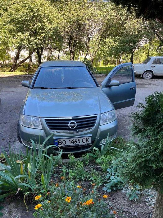 продаю технічно справний автомобіль. Додатково зимова резина